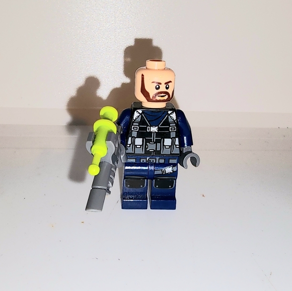 LEGO Jurassic World minifigures and dinosaurs... 4x raptors and Carnotaurus - Picture 2 of 7